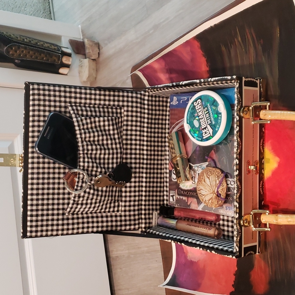Cigar box handbag